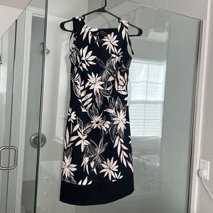 sleeveless dress